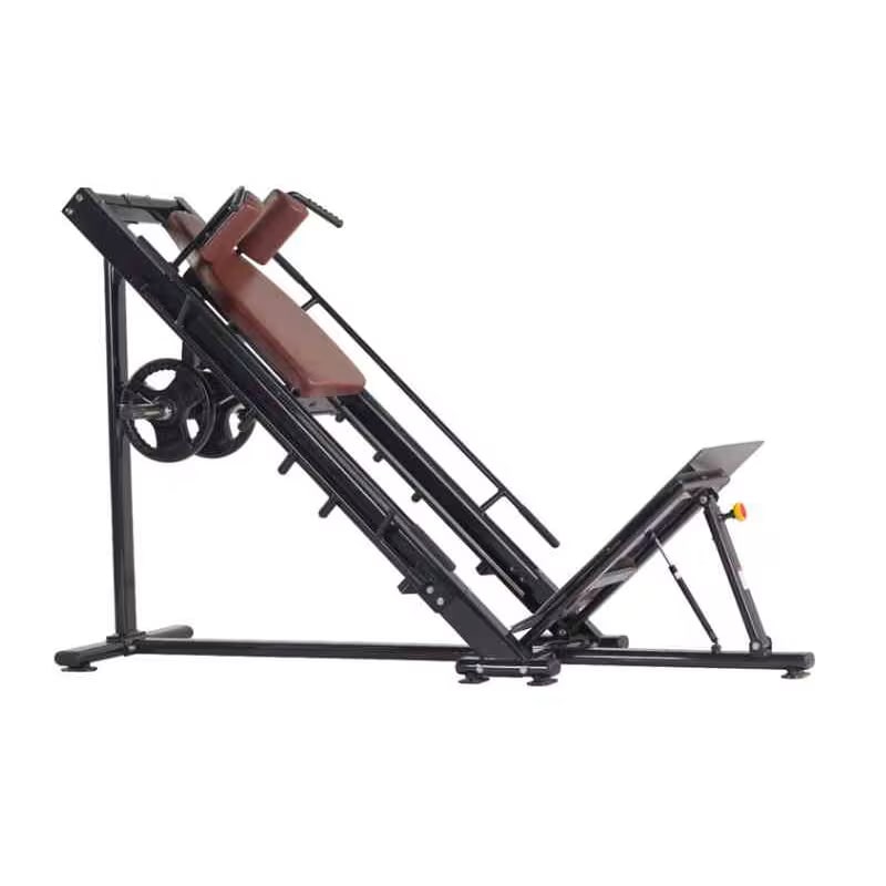 hack squat machine (45)